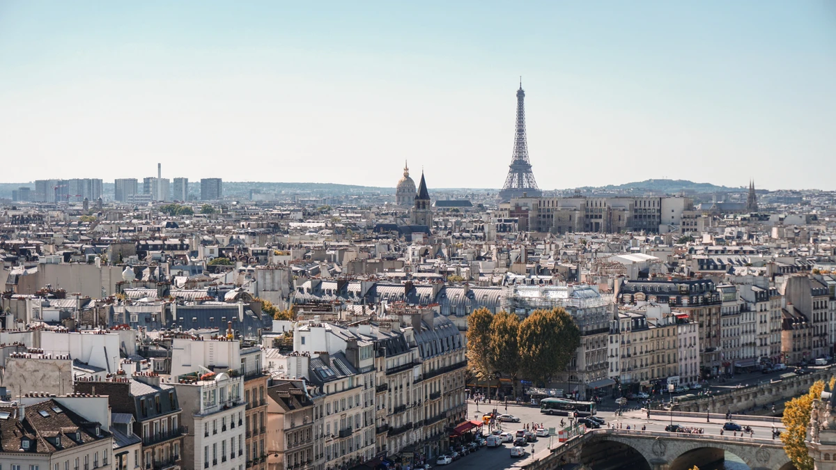 Image of Paris skyline